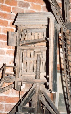Maquette d'un tordoir  huile ( Muse de Cassel)